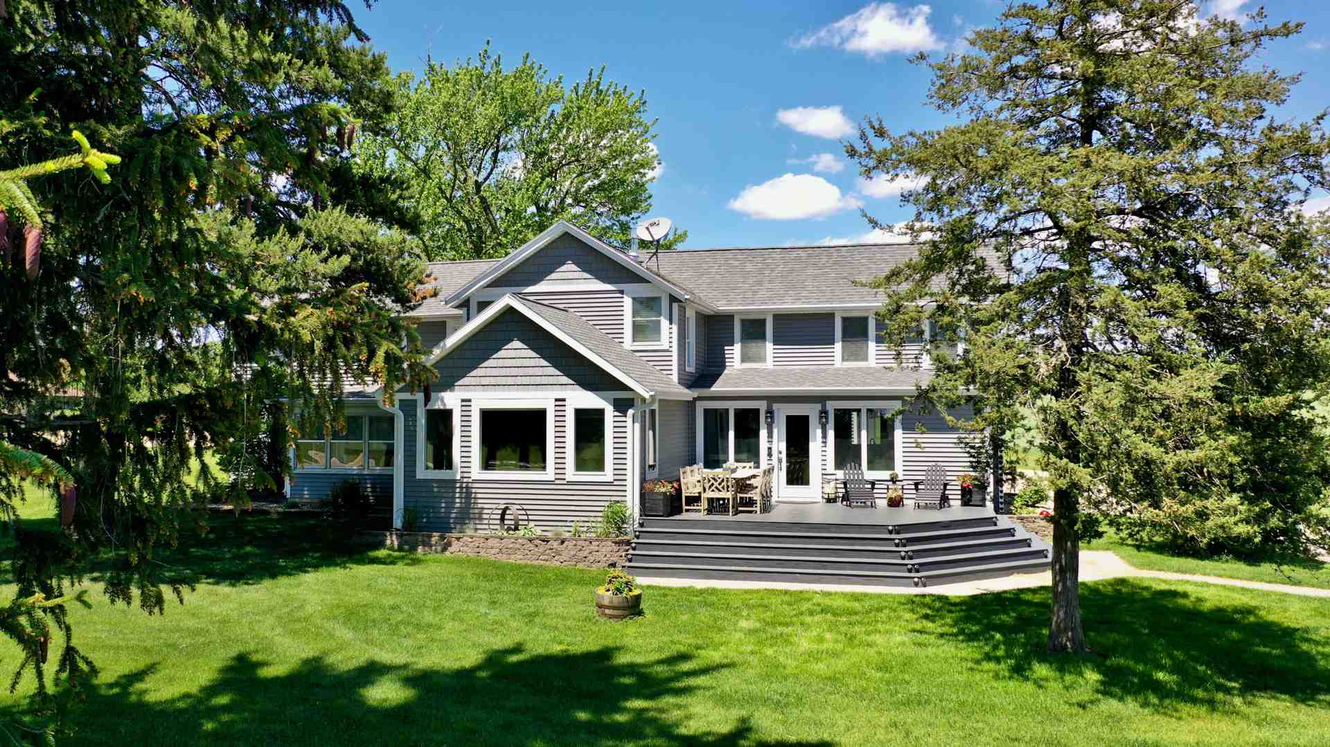 compare window types modern home with large clear windows - Compare window types